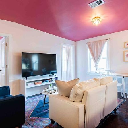 Blush And Bashful Germantown Two Bedroom Apartment ลุยส์วิลล์ ภายนอก รูปภาพ