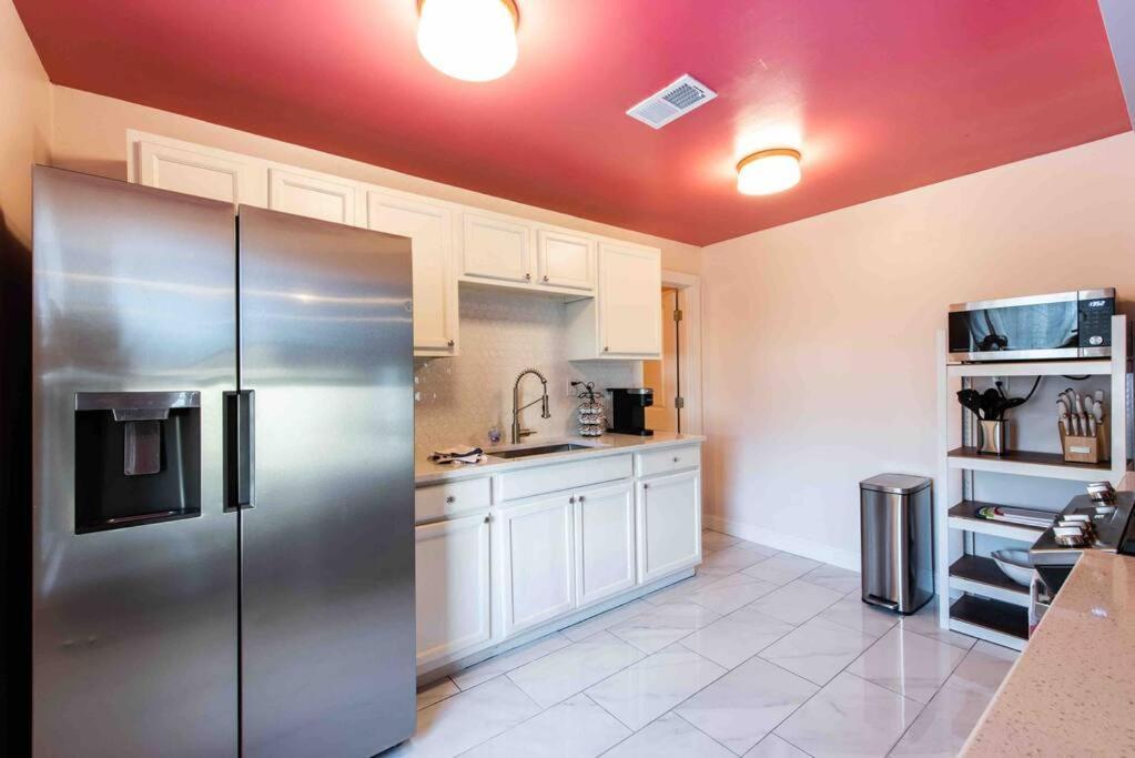 Blush And Bashful Germantown Two Bedroom Apartment ลุยส์วิลล์ ภายนอก รูปภาพ