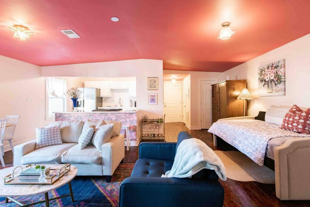 Blush And Bashful Germantown Two Bedroom Apartment ลุยส์วิลล์ ภายนอก รูปภาพ