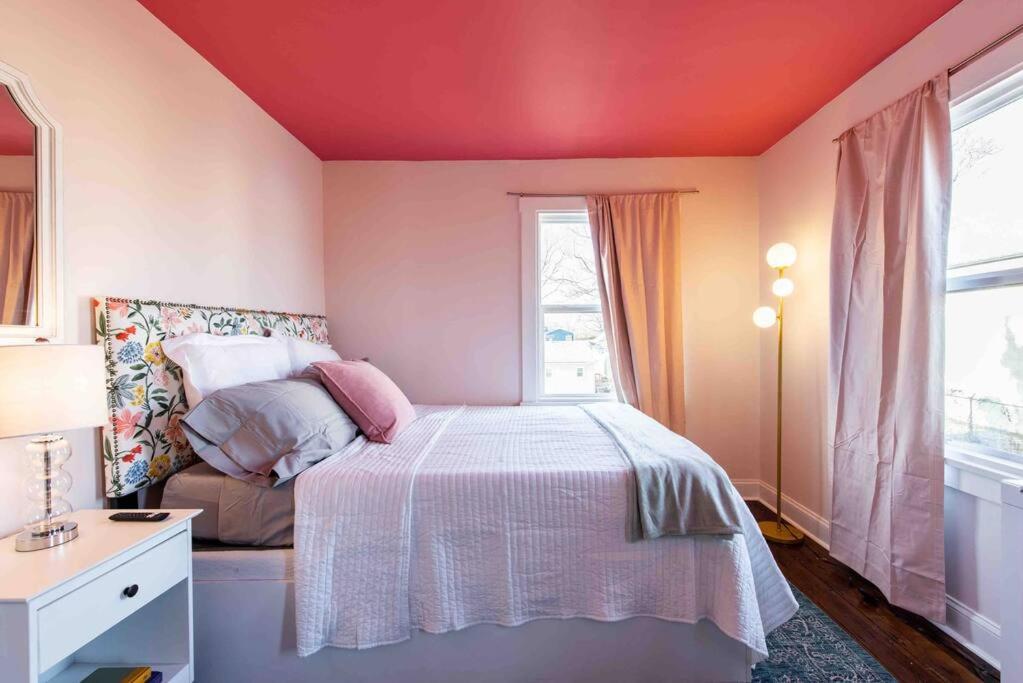 Blush And Bashful Germantown Two Bedroom Apartment ลุยส์วิลล์ ภายนอก รูปภาพ